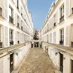 Luxurious Apartment In The Heart Of Paris