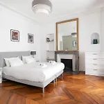 Luxurious Apartment In The Heart Of Paris