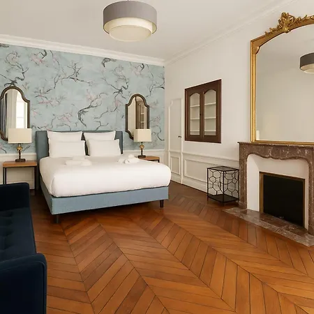 Apartment Luxurious In The Heart Of Paris