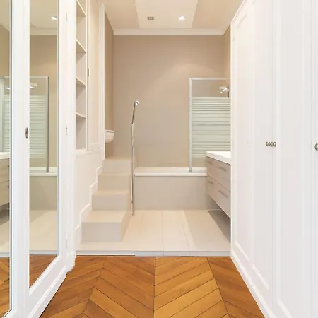 Apartment Luxurious In The Heart Of *